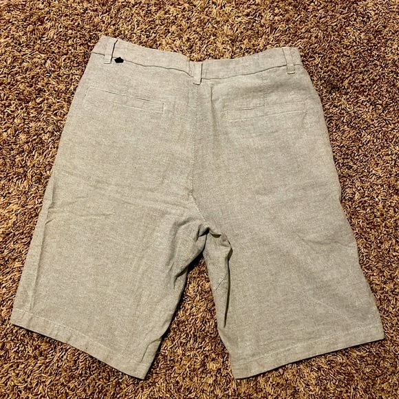 Lululemon Commission Classic Fit Shorts - Picture 2 of 6